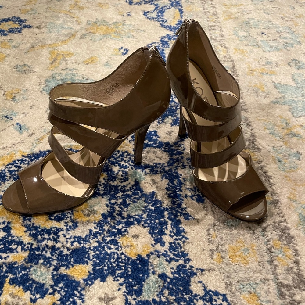 Michael Kors 4” heels size 8 1/2